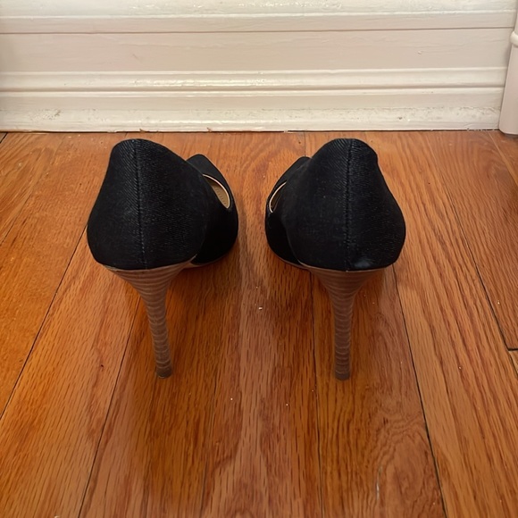❌ SOLD ❌ BCBGeneration • New Navy Dark Denim Pumps with Brown/Wooden Heel - Picture 2 of 6